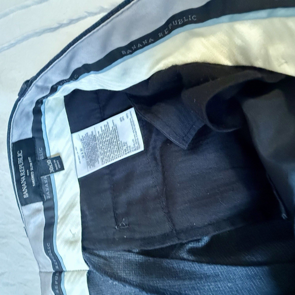 Banana Republic - Two Pair Men’s Dress Pants, 30x30 Tailored Slim Fit, Navy,Gray - Picture 3 of 10